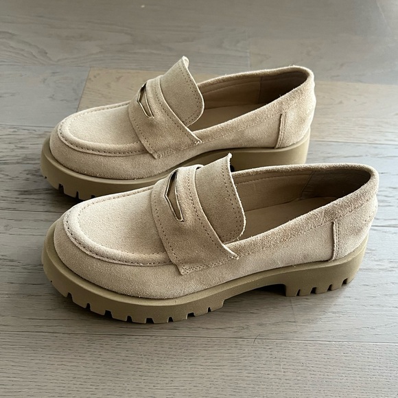BRAND NEW: Steve Madden Loafers Size 7 - Picture 2 of 3